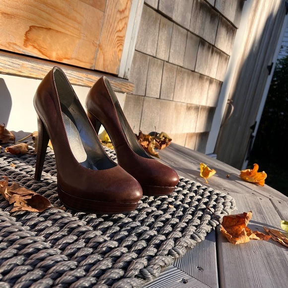 Guess WGREAGAN - Rich Burnished Brown Leather Wood-tone Platform 5” Heels pumps - Picture 12 of 14